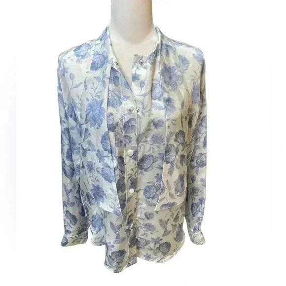 Mother of Pearl London White Blue hint of Lavender Floral Mock Tie Neck - Picture 4 of 13